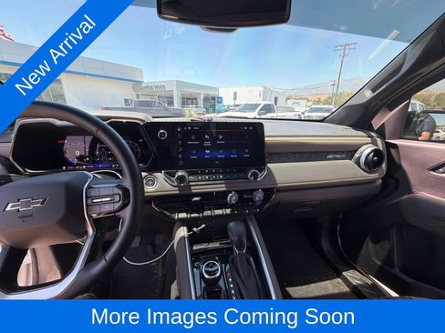 Used 2024 Chevrolet Colorado ZR2 w/ Technology Package AWD/4WD image 11