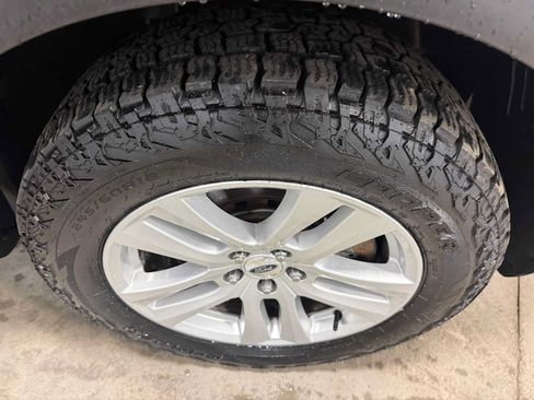 Used 2019 Ford Explorer XLT w/ Equipment Group 201A AWD/4WD image 11