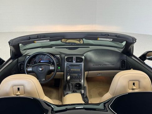 Used 2006 Chevrolet Corvette Convertible w/ Preferred Equipment Group RWD image 48