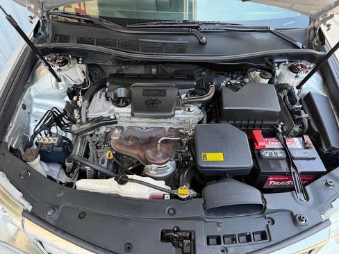Used 2012 Toyota Camry LE FWD image 29