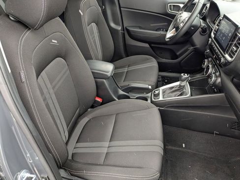 Used 2025 Hyundai Venue SEL image 35