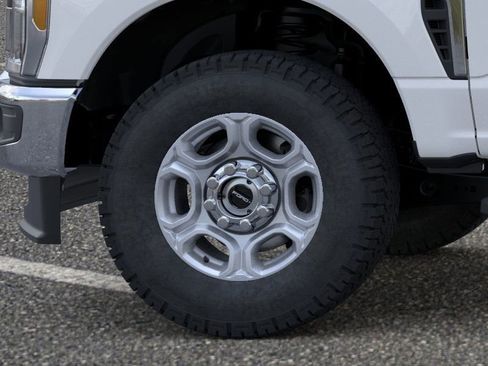 New 2026 Ford F250 XLT w/ FX4 Off-Road Package image 19