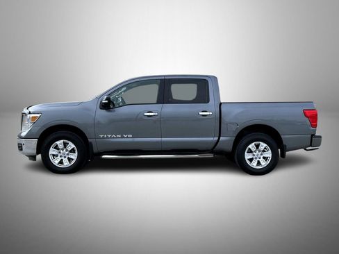 Used 2018 Nissan Titan SV w/ SV Convenience Package image 8