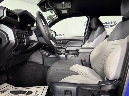 Used 2025 Toyota Tacoma TRD Off-Road image 13