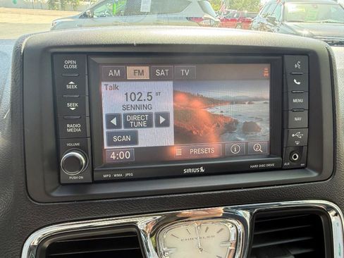 Used 2011 Chrysler Town & Country Limited FWD image 13