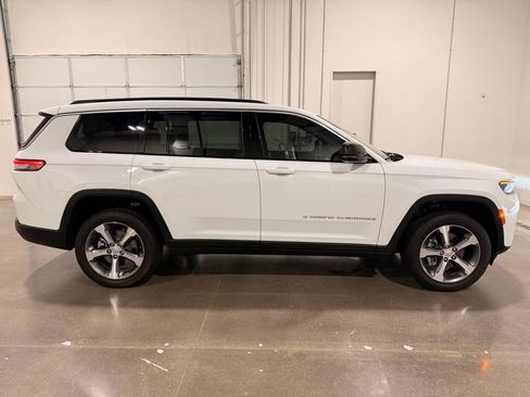 Used 2026 Jeep Grand Cherokee L Limited w/ Luxury Tech Group II RWD image 4