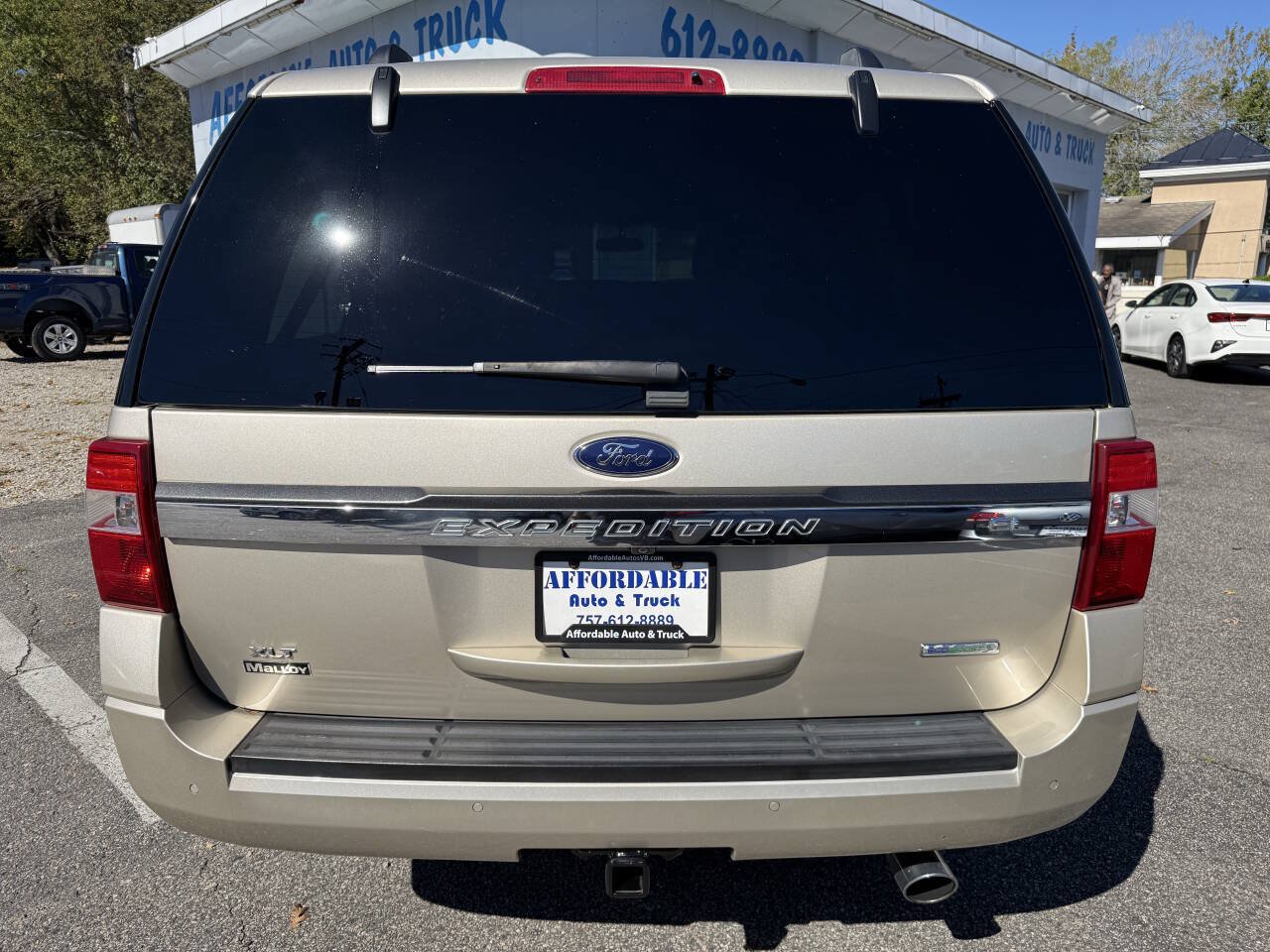 Used 2017 Ford Expedition EL XLT AWD/4WD image 9