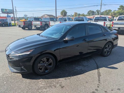 Used 2023 Hyundai Elantra SEL FWD image 8