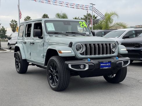 Used 2024 Jeep Wrangler Unlimited Sahara image 9