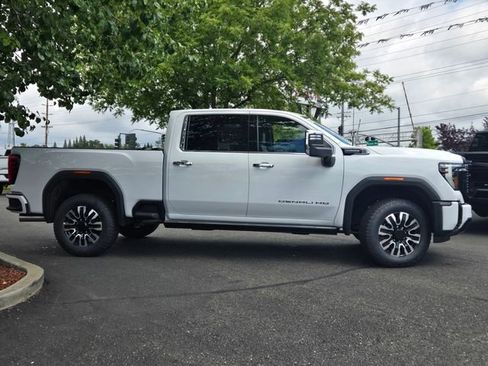 New 2026 GMC Sierra 2500 Denali Ultimate AWD/4WD image 3