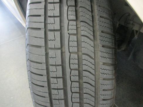 Used 2014 Chrysler Town & Country Touring image 26