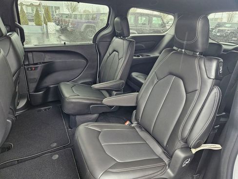 New 2026 Chrysler Voyager LX image 28