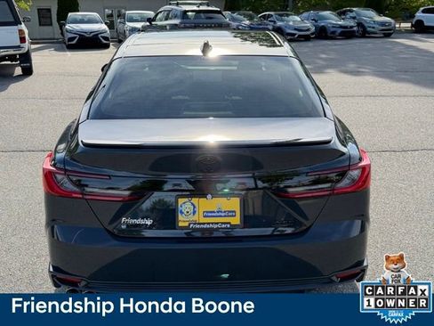 Used 2025 Toyota Camry XSE FWD image 5