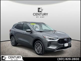Used 2024 Ford Escape SE w/ PHEV Premium Package image 1