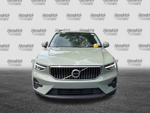 Used 2023 Volvo XC40 B5 Plus AWD/4WD image 6