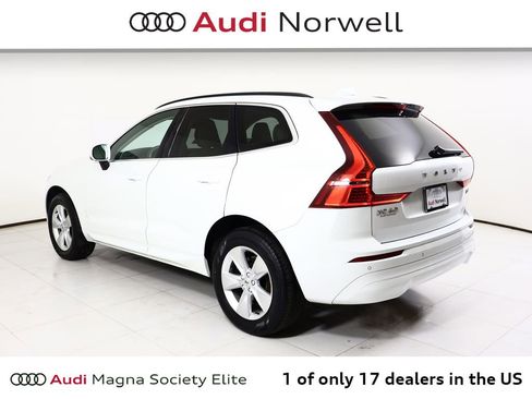 Used 2022 Volvo XC60 B5 Momentum w/ Climate Package image 13