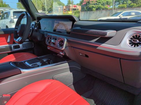 Used 2025 Mercedes-Benz G 63 AMG 4MATIC image 37