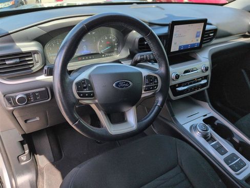 Used 2021 Ford Explorer XLT RWD image 16