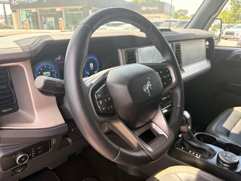 Used 2025 Ford Bronco Outer Banks AWD/4WD image 9