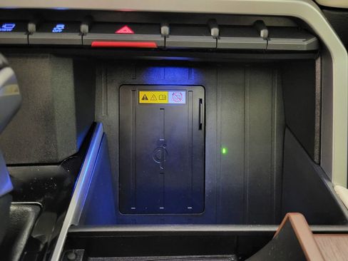 Used 2024 Toyota Sequoia Platinum image 14