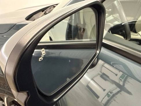 Certified 2024 Honda HR-V EX-L image 9