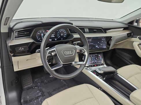 Used 2024 Audi Q8 e-tron Premium Plus w/ Premium Plus Package AWD/4WD image 9