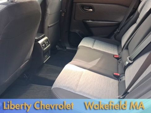 Used 2023 Nissan Rogue SV AWD/4WD image 16