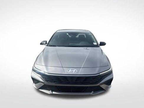 Used 2025 Hyundai Elantra SEL FWD image 2