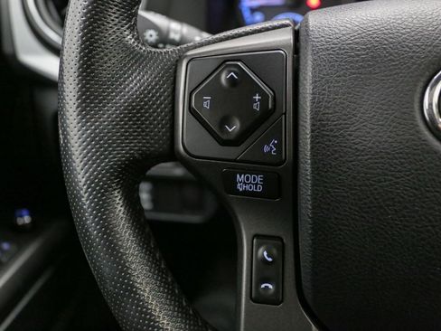 Used 2016 Toyota Tacoma TRD Off-Road image 33