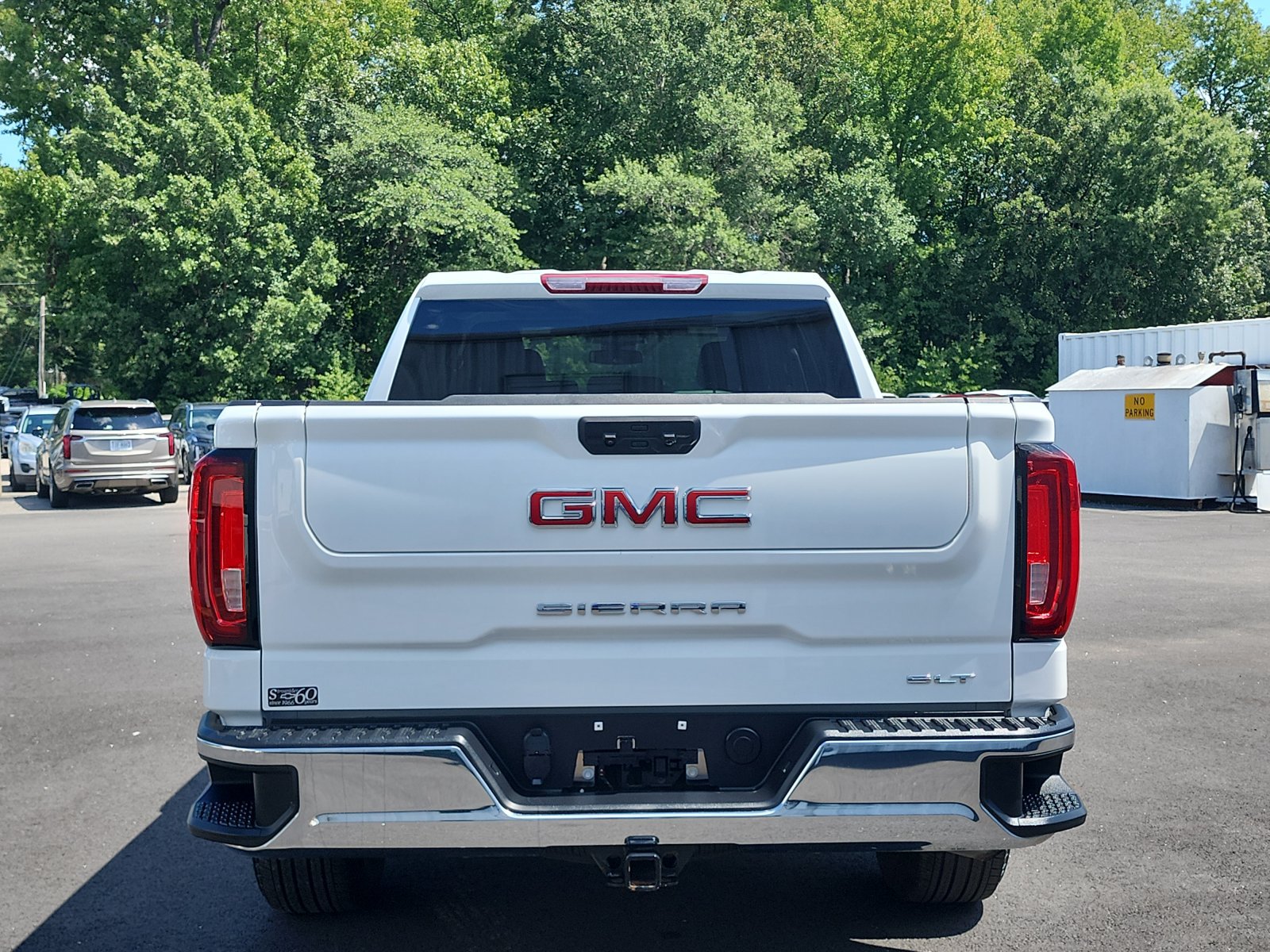 Used 2026 GMC Sierra 1500 SLT AWD/4WD image 4