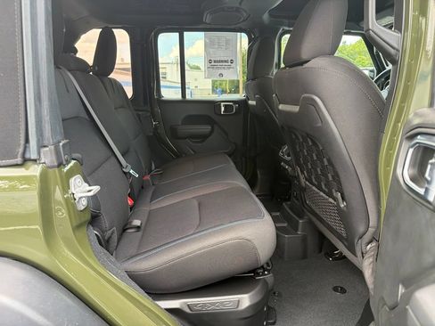 Used 2022 Jeep Wrangler Unlimited Rubicon 4xe AWD/4WD image 22