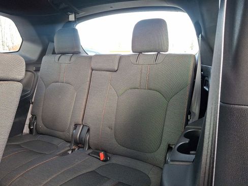 Used 2023 Honda Pilot Sport image 12