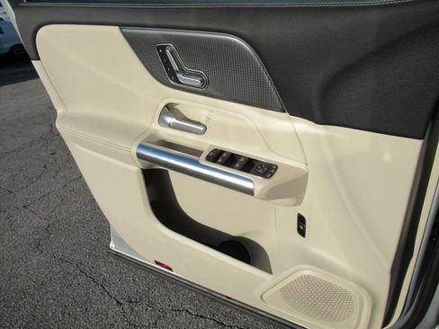 Used 2021 Mercedes-Benz GLA 250 image 24