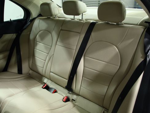 Used 2017 Mercedes-Benz C 300 4MATIC Sedan image 29