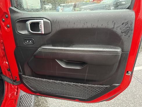 Used 2021 Jeep Wrangler Unlimited Sahara image 16