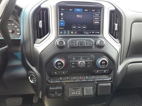 Used 2021 Chevrolet Silverado 1500 LT AWD/4WD image 30