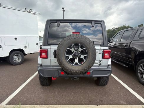 Used 2018 Jeep Wrangler Unlimited Rubicon w/ Dual Top Group AWD/4WD image 11