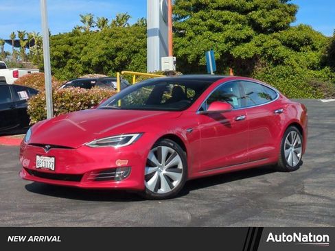 Used 2020 Tesla Model S Long Range Plus image 1