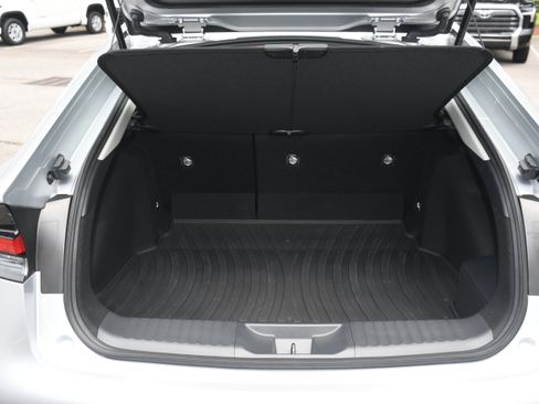 Used 2025 Toyota Prius LE FWD image 16