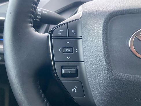 Used 2023 Toyota Prius XLE image 19