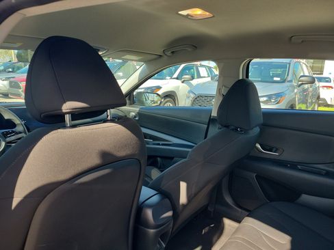 Used 2024 Hyundai Elantra SEL FWD image 13