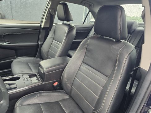Used 2017 Toyota Camry XLE FWD image 13