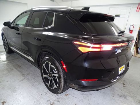 Used 2025 Chevrolet Equinox EV LT image 16