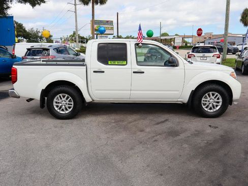 Used 2021 Nissan Frontier SV image 6