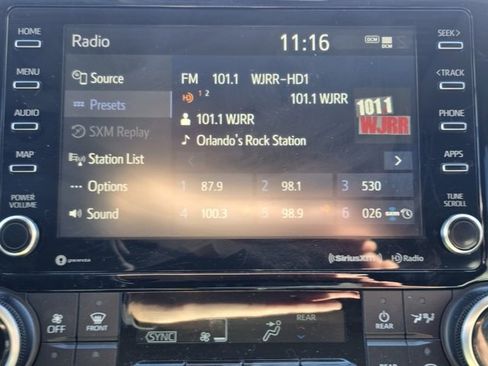 Used 2020 Toyota Highlander XLE image 5