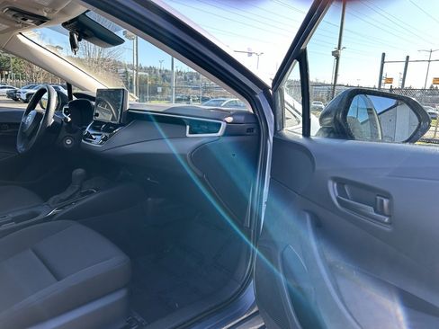 Certified 2025 Toyota Corolla LE image 15