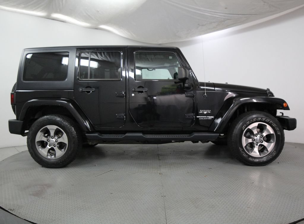 Used 2018 Jeep Wrangler Unlimited Sahara AWD/4WD image 5
