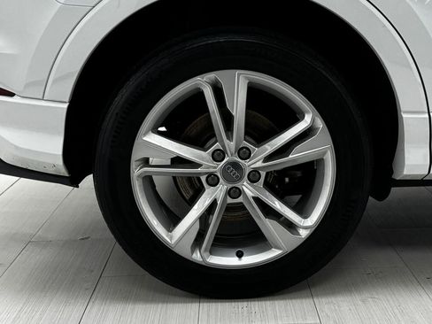 Used 2020 Audi Q3 2.0T Premium Plus w/ Premium Plus Package image 38