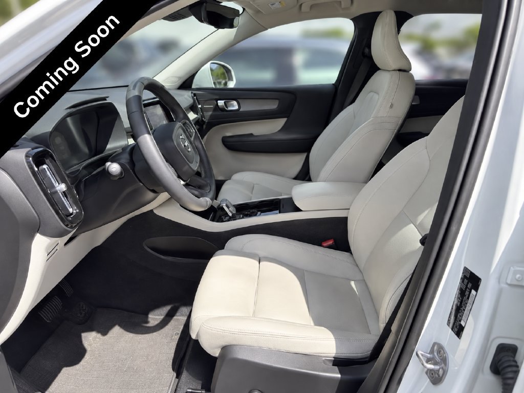 Certified 2024 Volvo XC40 B5 Ultimate w/ Protection Package Premier AWD/4WD image 2