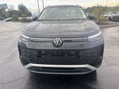 New 2026 Volkswagen Tiguan SE AWD/4WD image 2